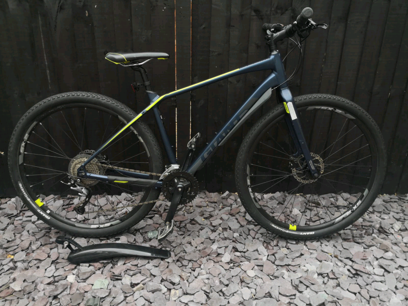 Giant ToughRoad SLR 2 Hybrid Bike 